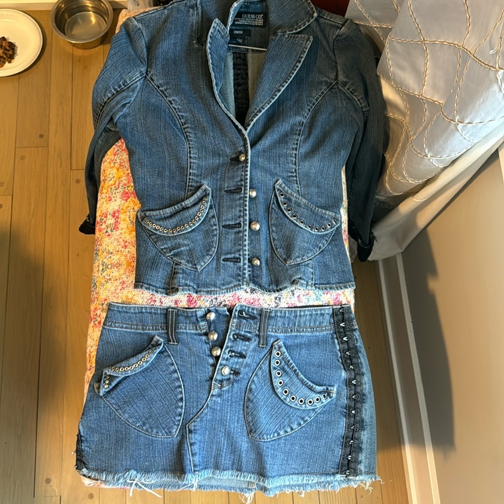 Guess two piece set